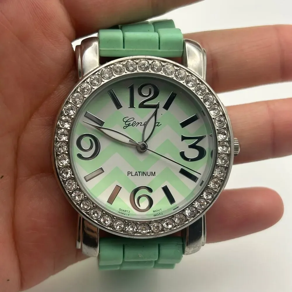 Geneva Platinum Crystal Bezel Green Silicon Band Watch Working New Battery